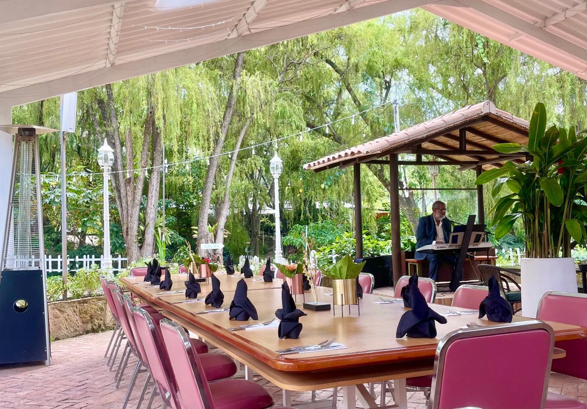 Hotel Bombon *